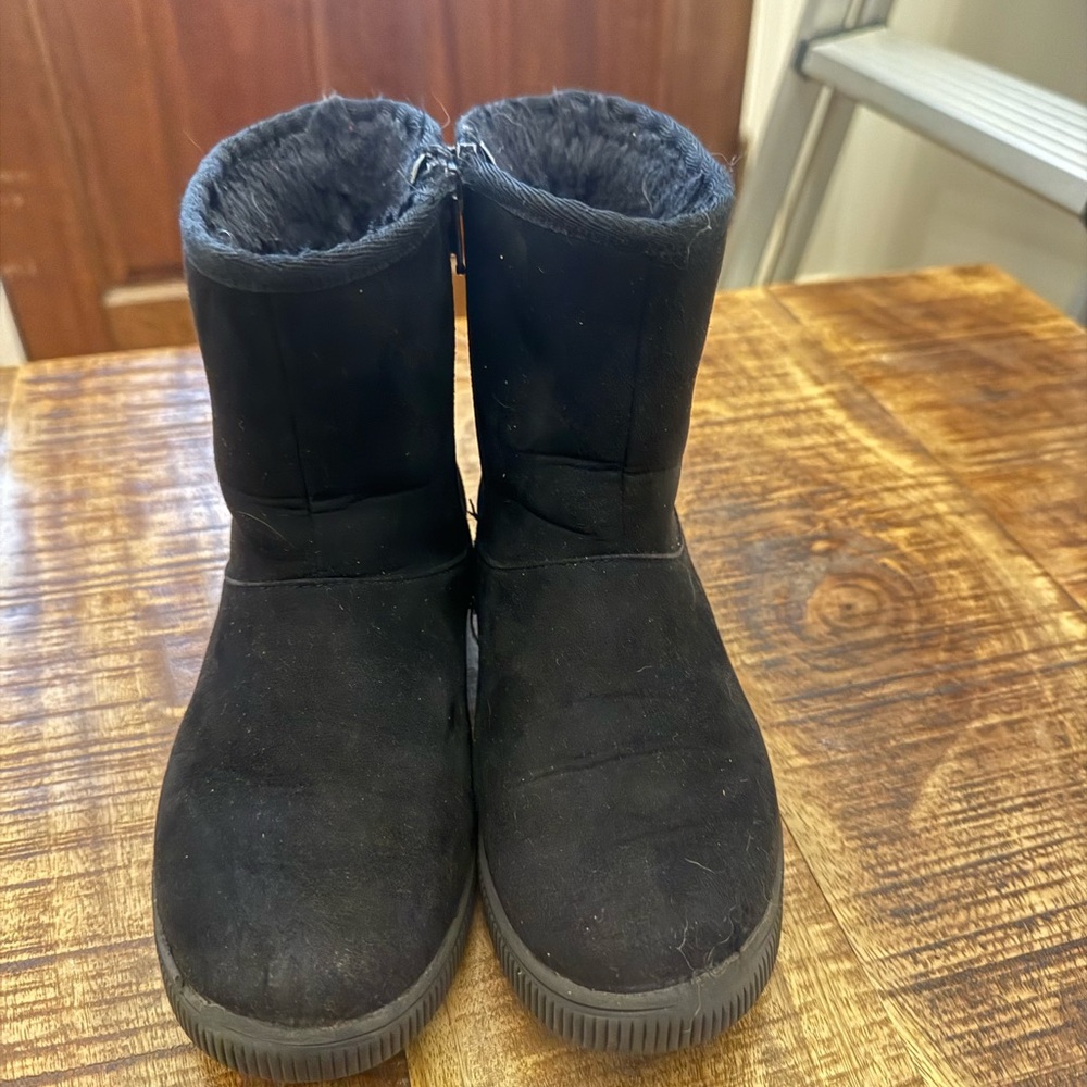 Cat & Jack Black Fleece-Lined Boots